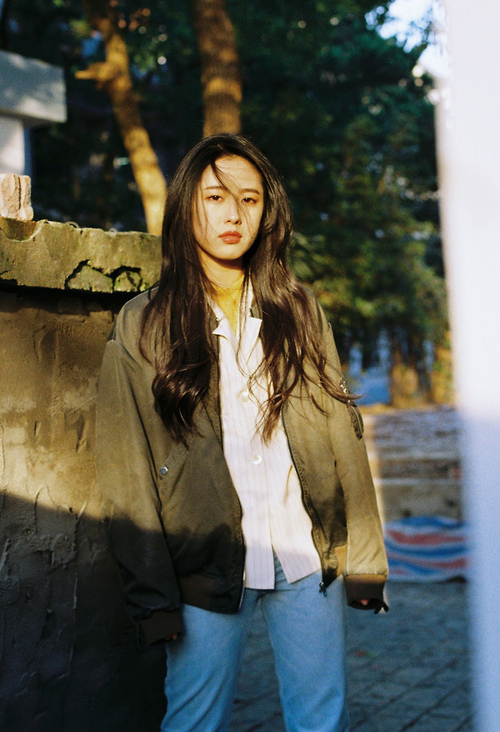 爱游戏官网-霍勒迪快攻策应队友命中率提升明显，霍勒迪单挑